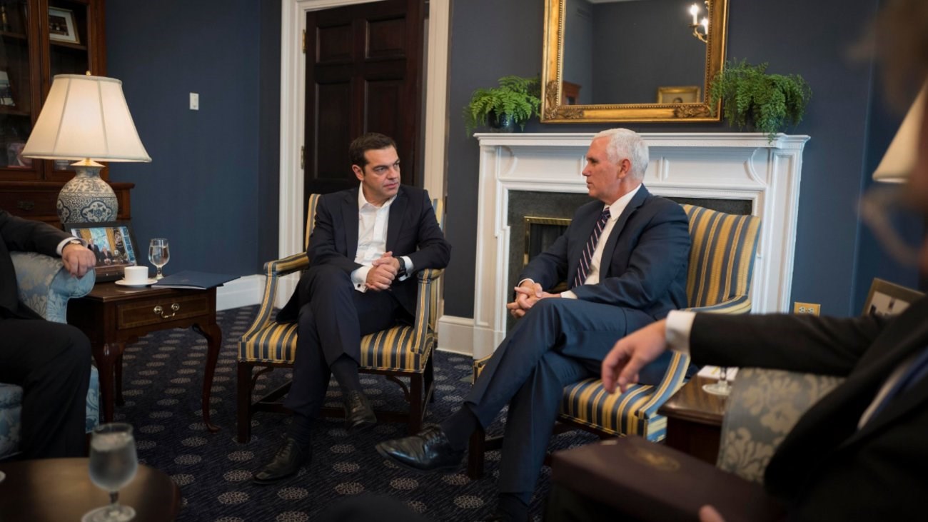 Κρίσιμη τηλεφωνική επικοινωνία Πενς-Τσίπρα – Θα μιλήσει και με Ζάεφ ο Αμερικανός Αντιπρόεδρος