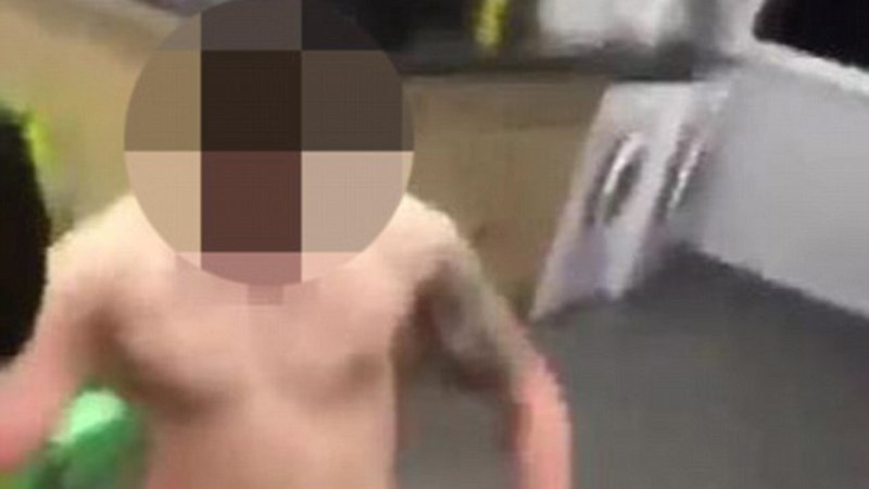 Σάλος στη Βρετανία – Όργια στους στρατώνες που επισκέφθηκε η βασίλισσα Ελισάβετ – “Καυτό” ΒΙΝΤΕΟ