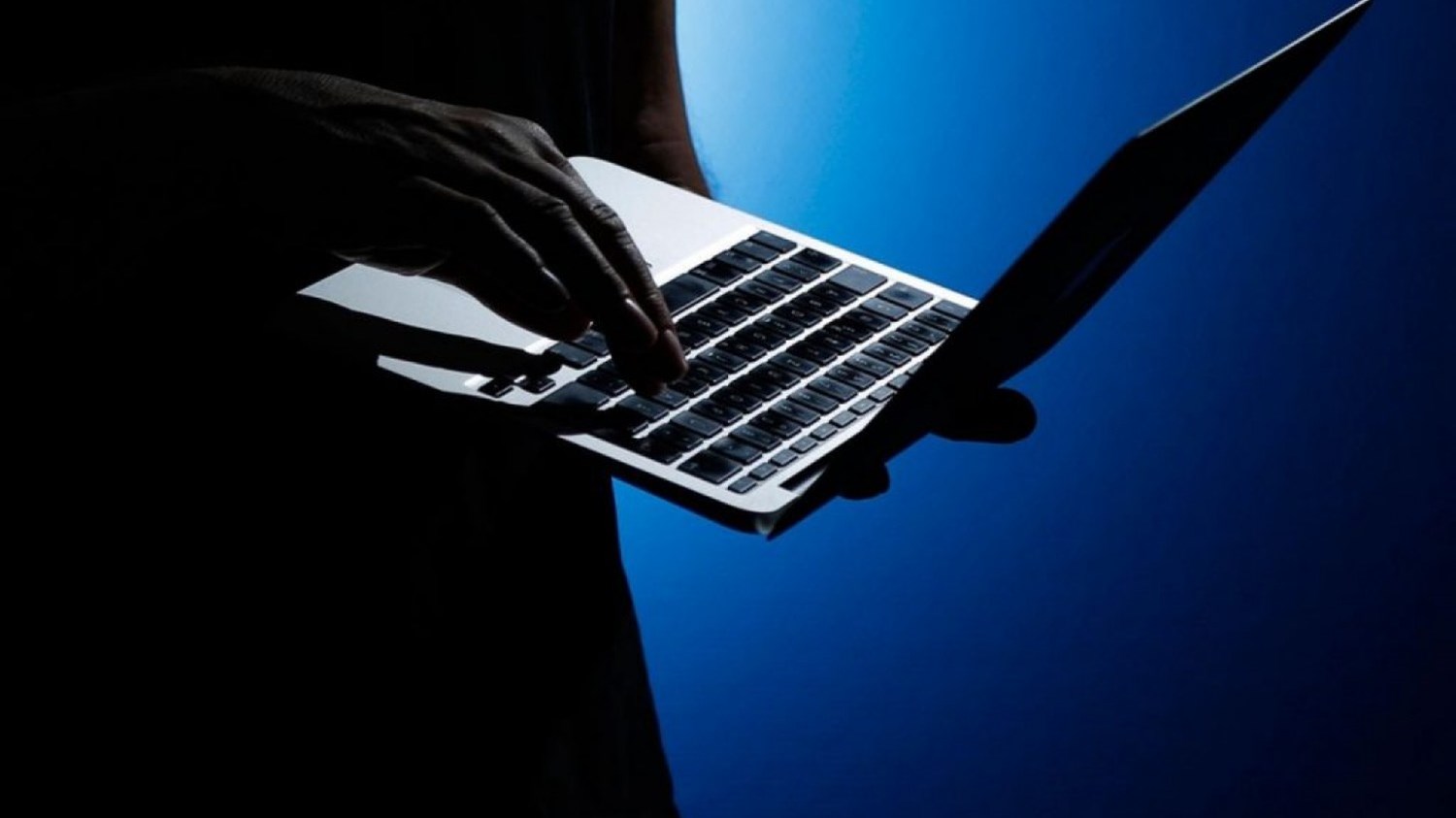 Σαρώνει τις παράνομες ιστοσελίδες η ΕΕΕΠ στο Μουντιάλ