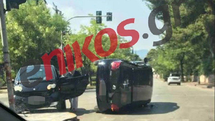 Τροχαίο με ανατροπή αυτοκινήτου στο Κεφαλάρι – ΦΩΤΟ αναγνώστη