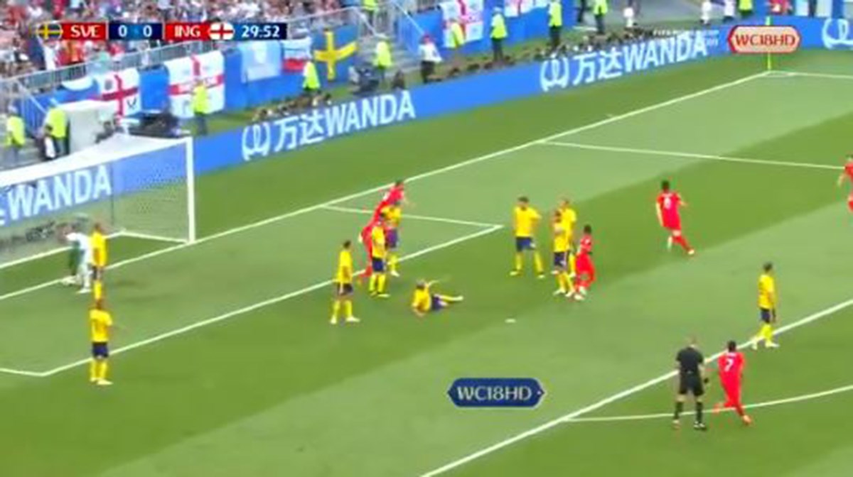 Η κεφαλιά – κανονιά του Μαγκουάιρ που έδωσε το προβάδισμα στα «λιοντάρια» – ΒΙΝΤΕΟ