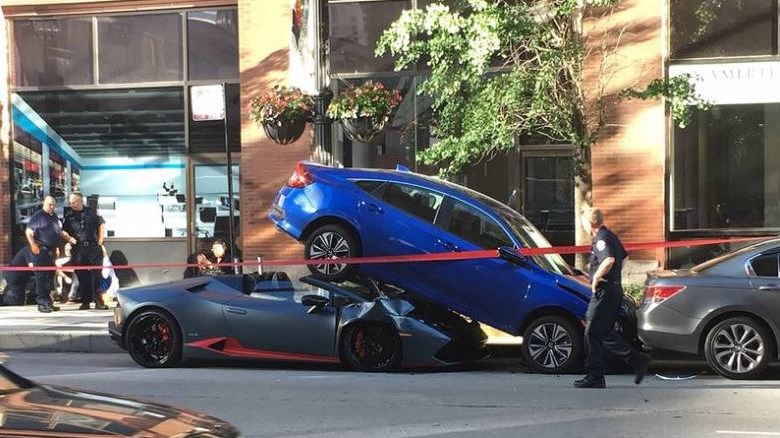 Αντί για φρένο πάτησε γκάζι και ιδού το αποτέλεσμα- ΦΩΤΟ