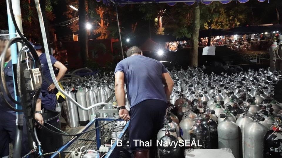 Διέκοψαν τις εργασίες τους οι δύτες στην Ταϊλάνδη μετά τη διάσωση των 4 παιδιών – Τελείωσε το οξυγόνο – Πότε θα ξεκινήσει η νέα επιχείρηση – ΦΩΤΟ