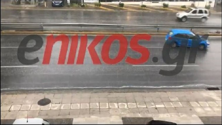 Μπουρίνι με αστραπές και βροντές στο Μαρούσι – ΒΙΝΤΕΟ αναγνώστη