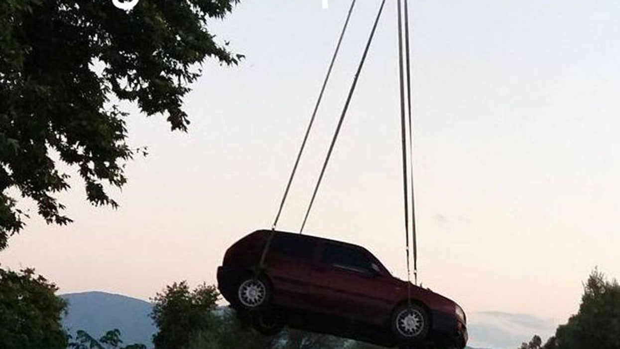 Αυτοκίνητο εξετράπη της πορείας του στο Αγρίνιο – ΦΩΤΟ