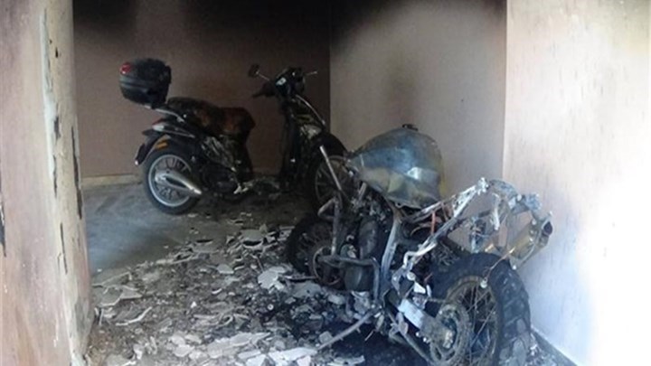 Μπαράζ εμπρησμών τα ξημερώματα στα Κάτω Πατήσια- Εκκενώθηκε πολυκατοικία εξαιτίας των καπνών