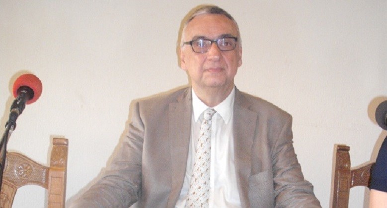 Σούρας στον Realfm 97,8: Δεν υπάρχει παιδί που να υποφέρει για κάτι και να μην το δείχνει