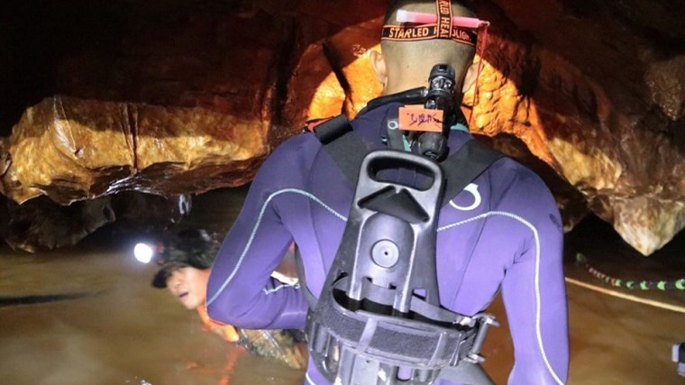 Απεγκλωβίστηκε και όγδοο παιδί από τη σπηλιά στην Ταϊλάνδη