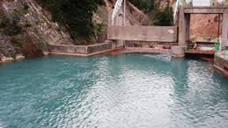 Έκοψαν την υδροδότηση στο φράγμα για να κάνουν το μπάνιο τους – Δείτε τι έπαθαν