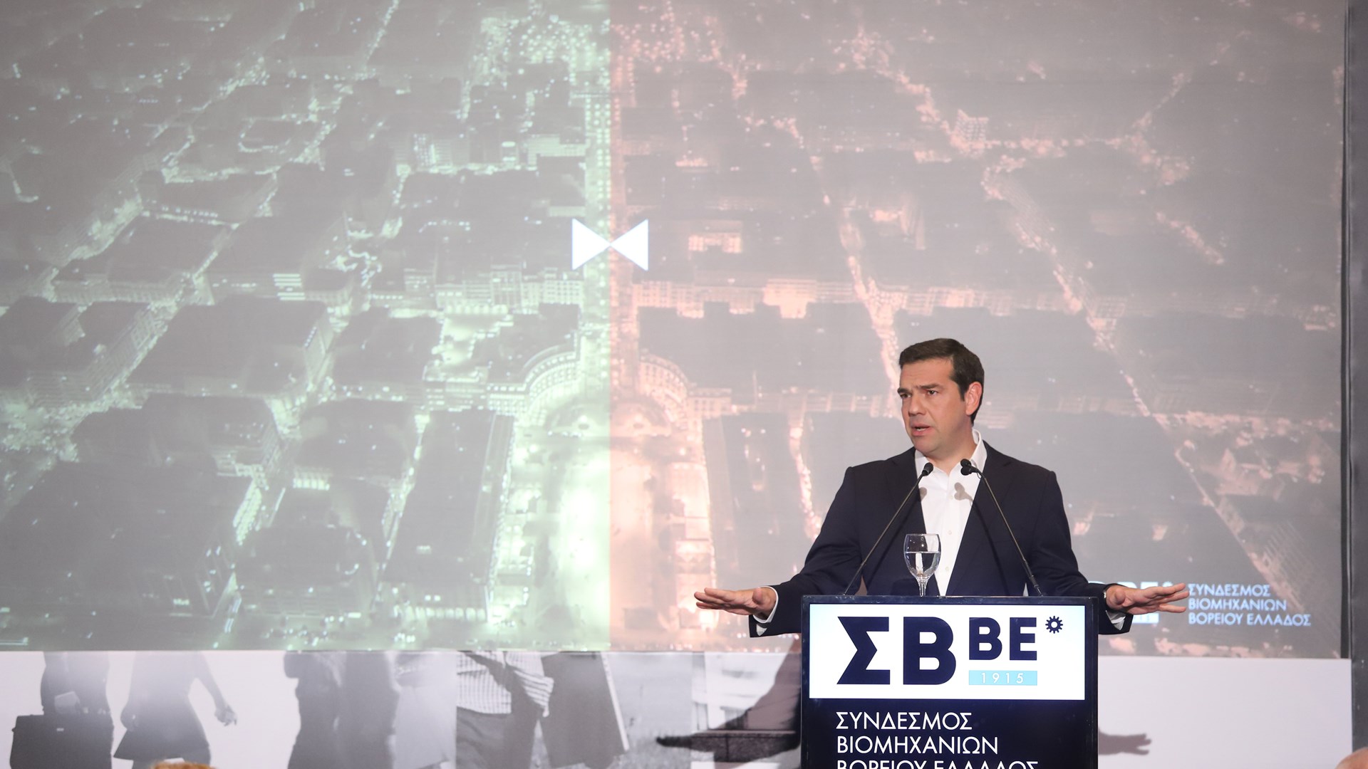 Τσίπρας: Τα καρφιά κατά του ΣΕΒ, οι αιχμές για την Ντόρα, η οργή για την πολιτική προπαγάνδα στο Σκοπιανό και το σχέδιο για την επόμενη μέρα – ΒΙΝΤΕΟ