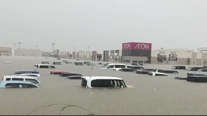 Τραγωδία στην Ιαπωνία – Έφθασαν στους 122 οι νεκροί από τις φονικές βροχοπτώσεις