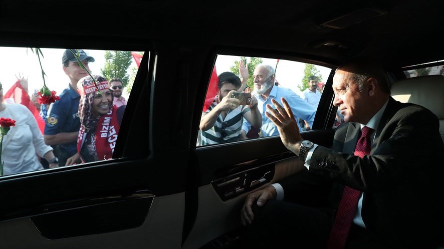 Ενοχλημένος εμφανίζεται ο Ερντογάν με την απόφαση της ελληνικής κυβέρνησης να μην στείλει αντιπρόσωπο στην ορκωμοσία του