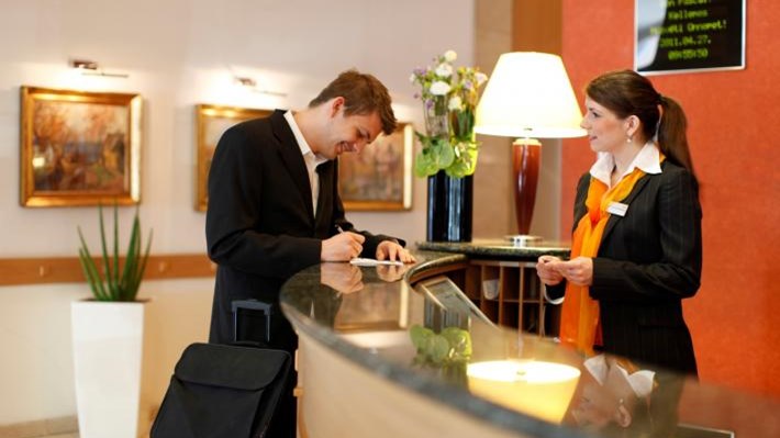 Υπ. Τουρισμού: Νέο πρόγραμμα για 44 ειδικότητες