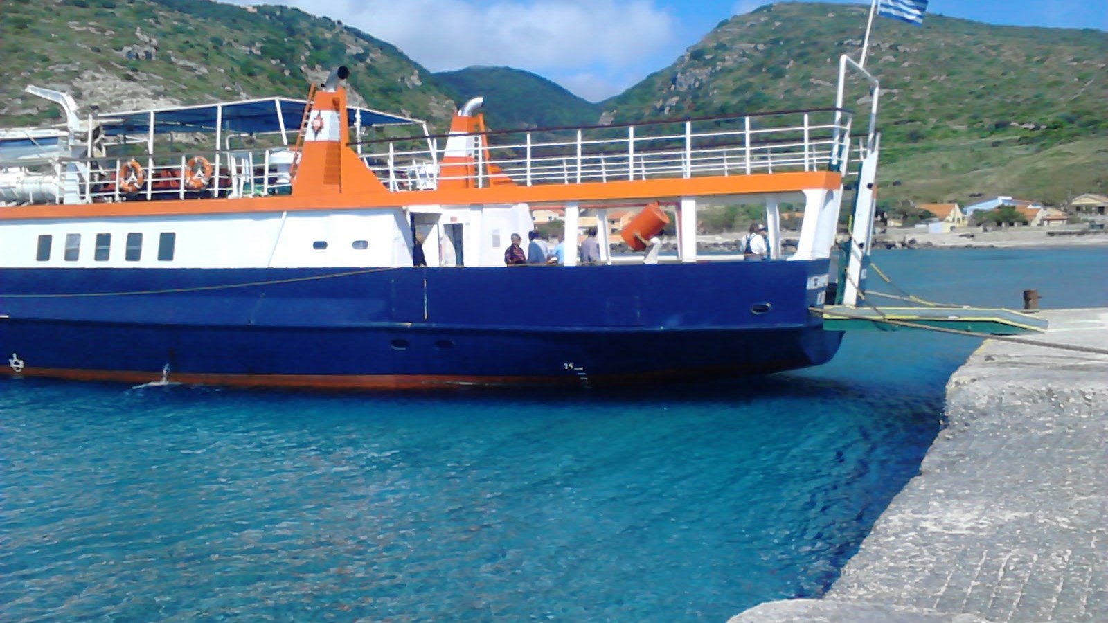 Κραυγή απόγνωσης – Αποκλεισμένα τα Διαπόντια νησιά από το Σάββατο – Σε απελπισία οι τουρίστες, τελειώνουν τα τρόφιμα