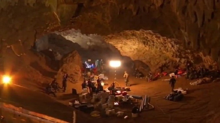 Δάκρυα χαράς – Ολοκληρώθηκε η επιχείρηση απεγκλωβισμού στο σπήλαιο της Ταϊλάνδης – ΦΩΤΟ – ΒΙΝΤΕΟ