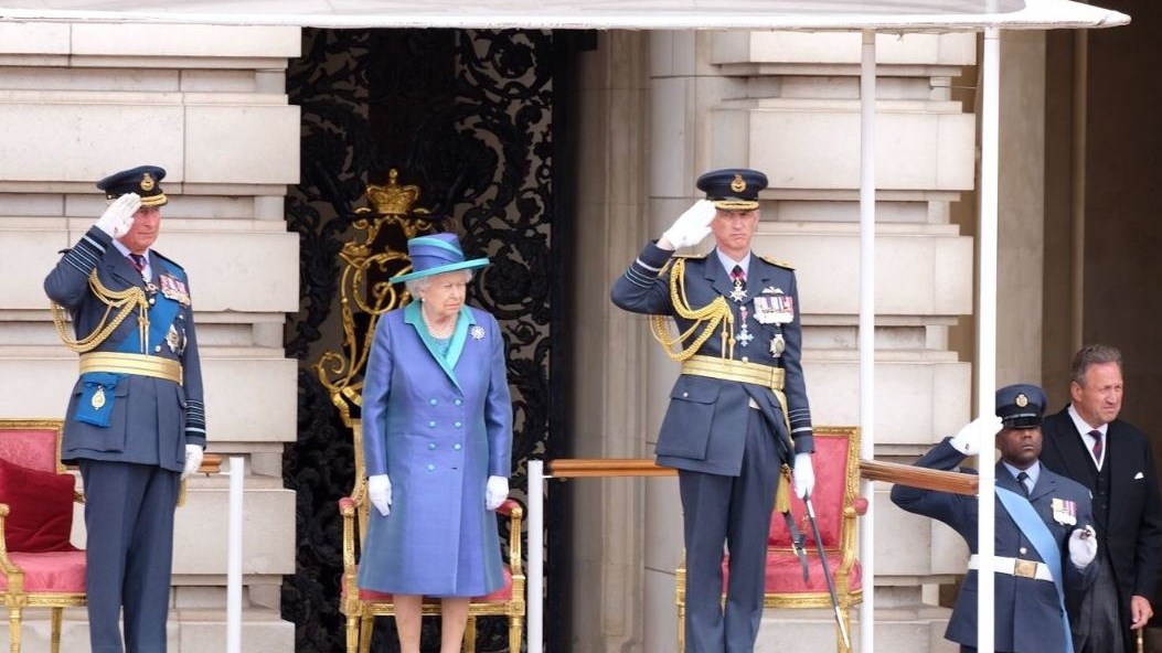 Σπάνιο υπερθέαμα στον ουρανό του Λονδίνου- Θα το παρακολουθήσει ολόκληρη η βασιλική οικογένεια – ΦΩΤΟ