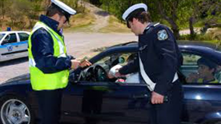 Δεν βάζουμε μυαλό – 5.898 παραβάσεις βεβαίωσε η τροχαία μόνο μέσα σε μία εβδομάδα