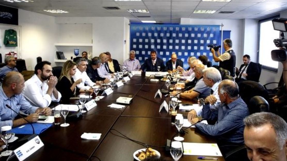 Αποκλειστικό: Η κρίσιμη ώρα για το επαγγελματικό ποδόσφαιρο – Τα στρατόπεδα, τα χρήματα και τα τηλεοπτικά συμβόλαια στο «παζλ»της αναδιάρθρωσης