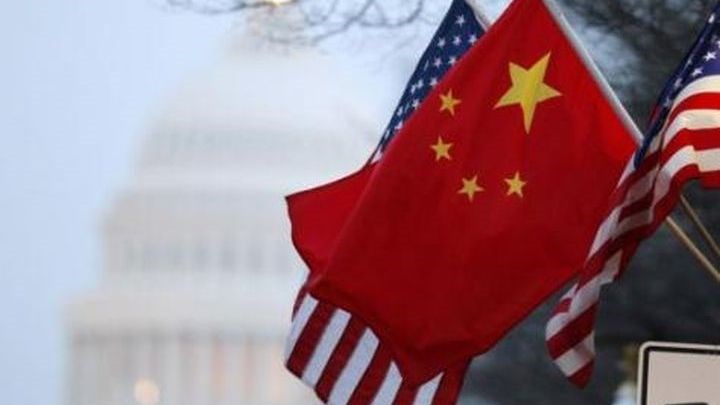 Οριστικό – Οι ΗΠΑ επιβάλλουν επιπρόσθετους τελωνειακούς δασμούς 10% σε εισαγόμενα προϊόντα από την Κίνα