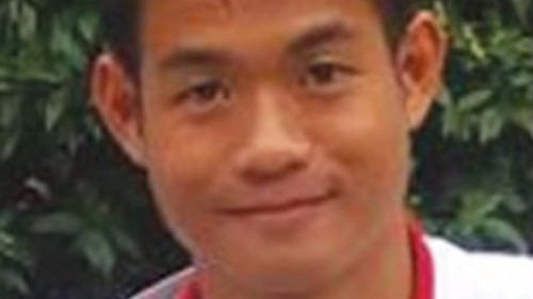 Αυτός είναι ο 25χρονος προπονητής των παιδιών στην Ταϊλάνδη- Συγκλονίζουν οι προσπάθειές του να τα κρατήσει στη ζωή