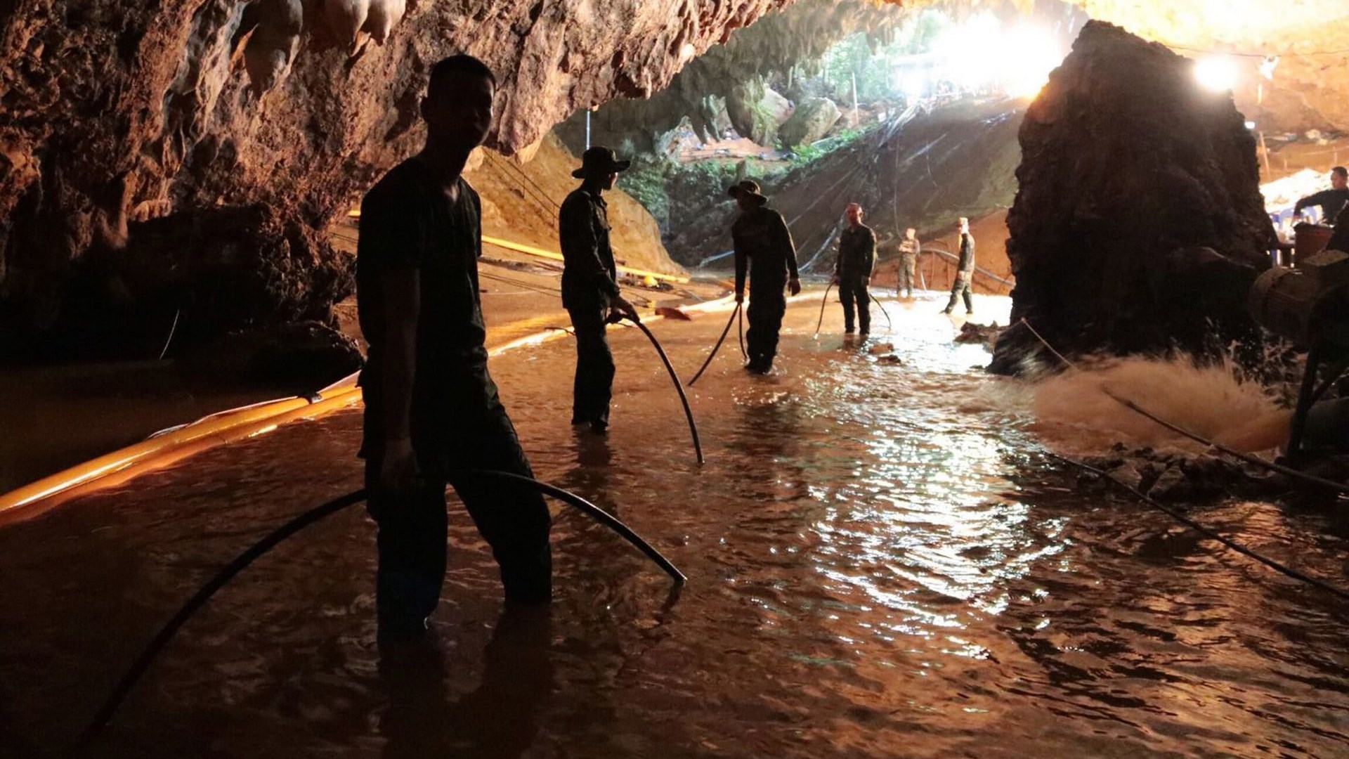 Πλημμύρισε το σπήλαιο στην Ταϊλάνδη μόλις βγήκε το τελευταίο παιδί – Τι αποκάλυψαν δύτες που συμμετείχαν στην επιχείρηση