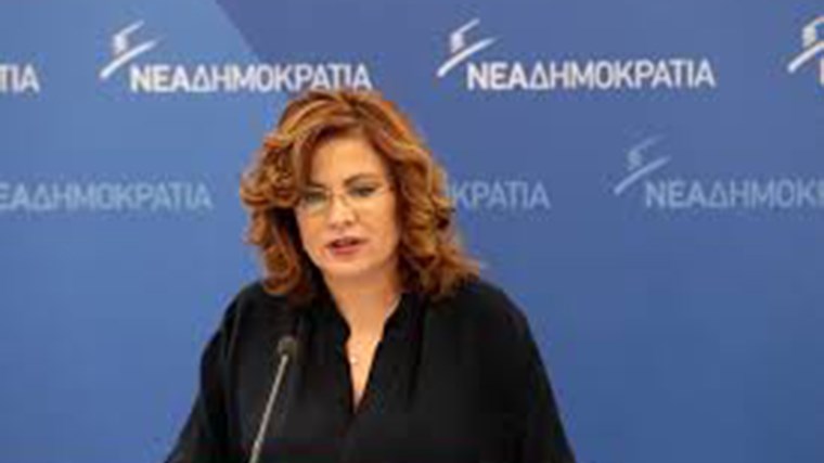 Αιχμηρή ανάρτηση Μαρίας Σπυράκη για τις δηλώσεις του Επιτρόπου Χαν