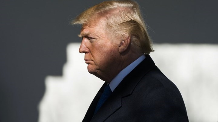 Το δώρο που έκανε η πρόεδρος της Κροατίας στον Τραμπ στη σύνοδο του ΝΑΤΟ – ΦΩΤΟ