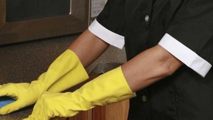 Οικιακή βοηθός με αγγελικό πρόσωπο ξάφριζε ηλικιωμένους