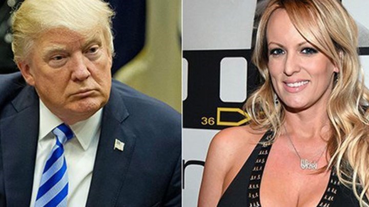 Γιατί συνελήφθη η διάσημη πορνοστάρ που «τρέχει» στα δικαστήρια τον Τραμπ