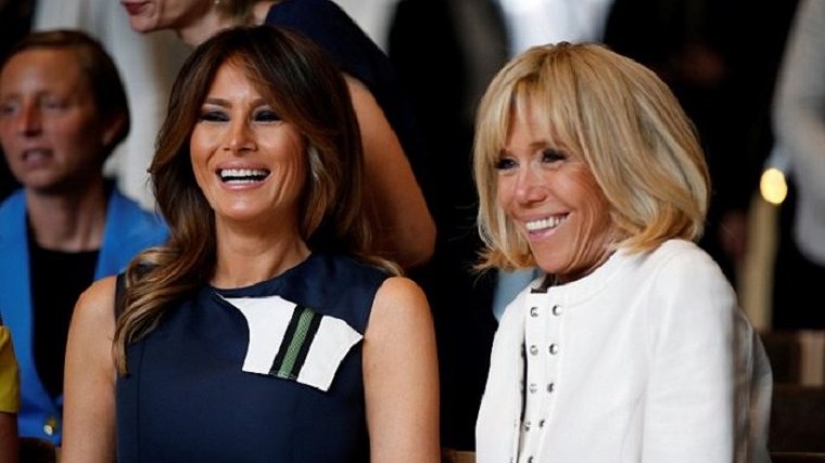 Μαζί σε συναυλία Μελάνια Τραμπ και Μπριζίτ Μακρόν – Χαμόγελα και αστεία για τις Πρώτες Κυρίες – ΒΙΝΤΕΟ