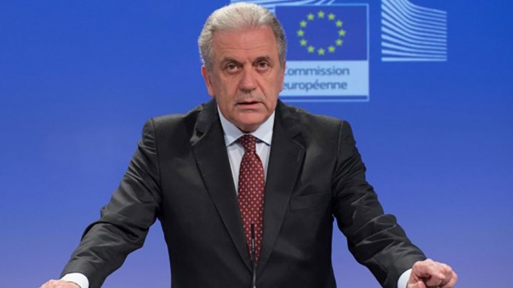 Αβραμόπουλος: Θα προτείνουμε την ενίσχυση της Ευρωπαϊκής Συνοριοφυλακής – 10.000 συνοριοφύλακες ως το 2020