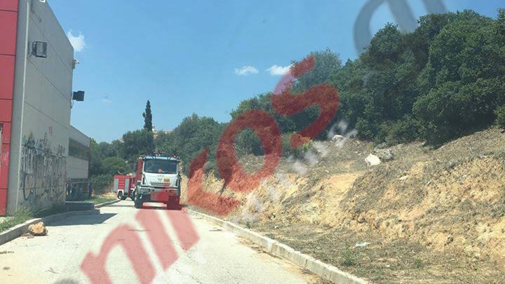 Φωτιά κοντά στο δημαρχείο Παλλήνης – ΦΩΤΟ αναγνώστη