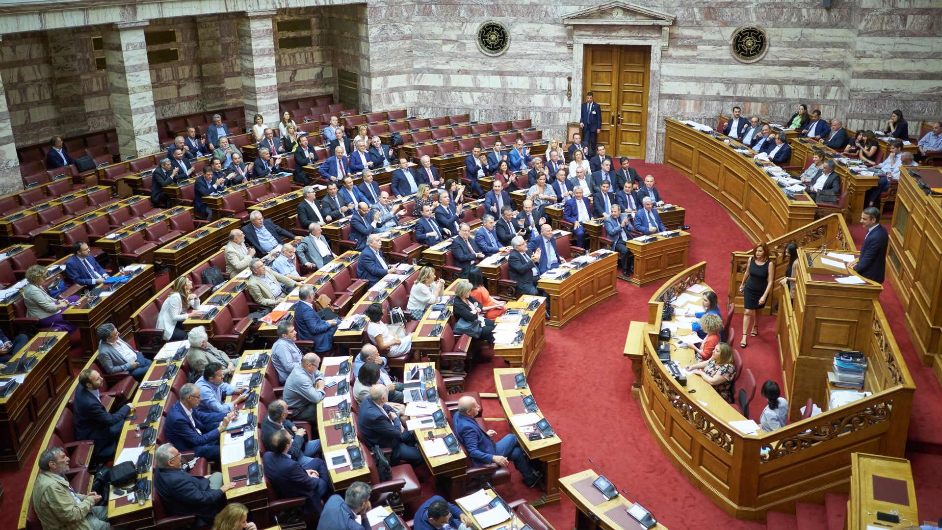 Έρχονται αλλαγές στον Κανονισμό της Βουλής – Ο Βούτσης απέσυρε την πρόταση για τις προσλήψεις ειδικών φρουρών