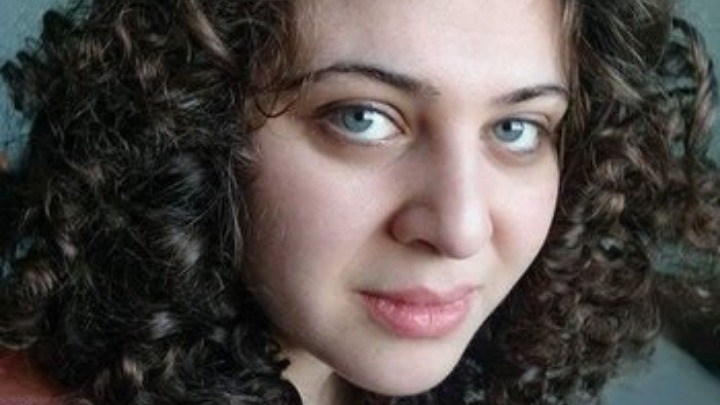 “Ακούστε κύριε Ζεεχόφερ”: Η συγκλονιστική επιστολή μίας συγγραφέως από τη Συρία