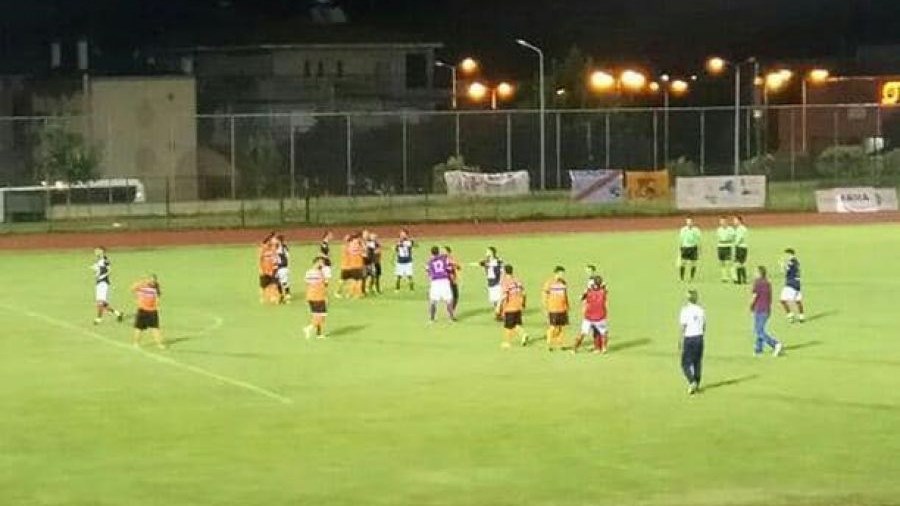 Έγινε και αυτό: Ξύλο σε ποδοσφαιρικό τουρνουά δικηγορικών συλλόγων – ΦΩΤΟ