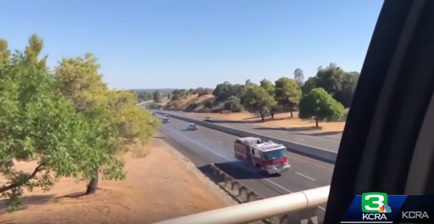 Επική καταδίωξη: Ζευγάρι έκλεψε πυροσβεστικό όχημα – ΒΙΝΤΕΟ