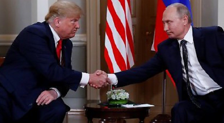 H ψυχρή χειραψία των τριών δευτερολέπτων Τραμπ-Πούτιν στο Ελσίνκι – ΦΩΤΟ- BINTEO