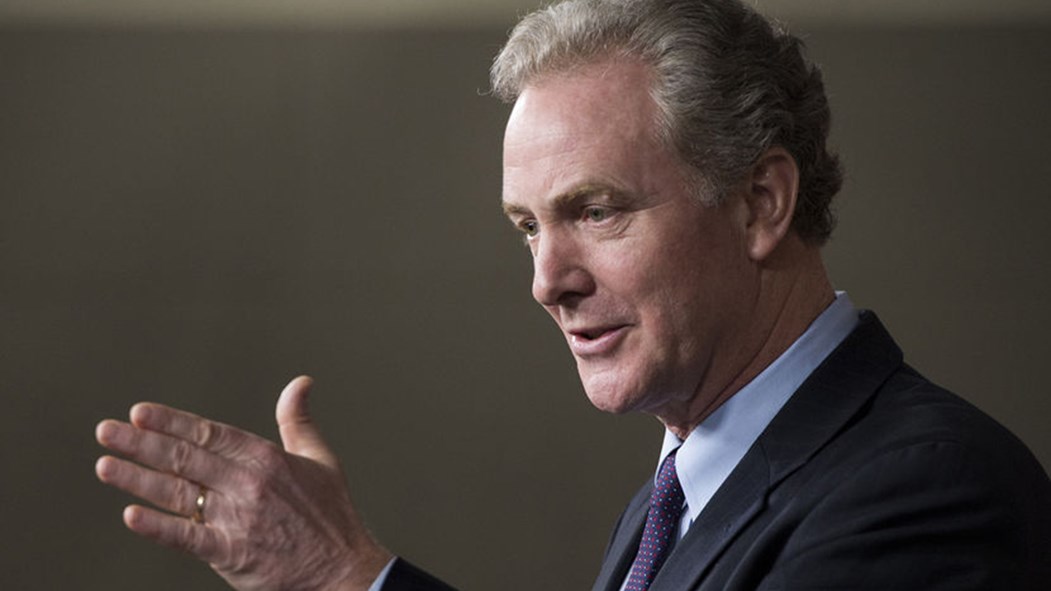 Γερουσιαστής Βαν Χόλεν για Τουρκία και ενδεχόμενη αγορά των S400 από την Ρωσία: Είναι εξωφρενικό που έχουμε έναν σύμμαχο στο ΝΑΤΟ που προσπαθεί να κρατήσει και τις δύο πόρτες ανοιχτές