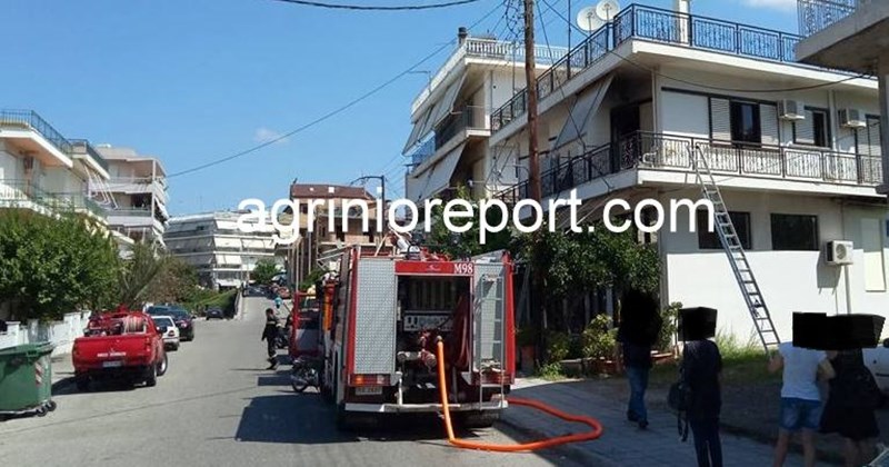 Φωτιά σε σπίτι στο Αγρίνιο – Στο νοσοκομείο 57χρονος – ΦΩΤΟ