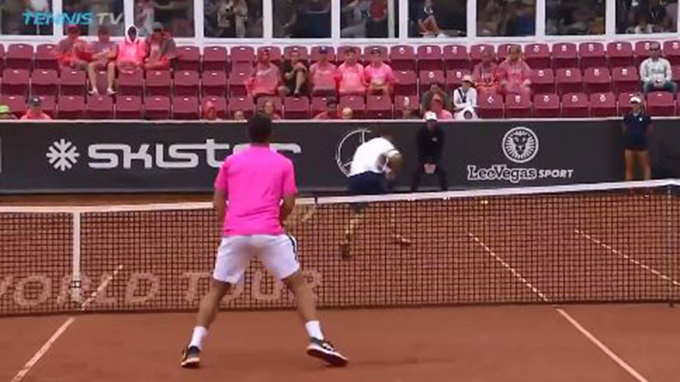 Ο πιο εντυπωσιακός πόντος τένις της χρονιάς στο τένις σημειώθηκε από το 136 της παγκόσμιας κατάταξης – ΒΙΝΤΕΟ