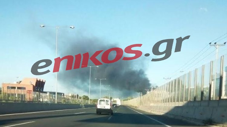 Αποπνικτική η ατμόσφαιρα στην Εθνική Οδό λόγω της φωτιάς στο Μενίδι – ΦΩΤΟ αναγνώστη