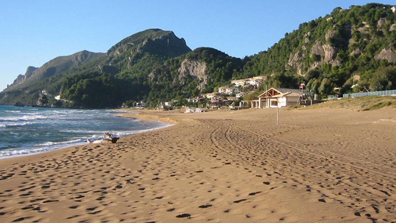 Γιατί είναι ακόμα κρύα τα νερά στο Ιόνιο