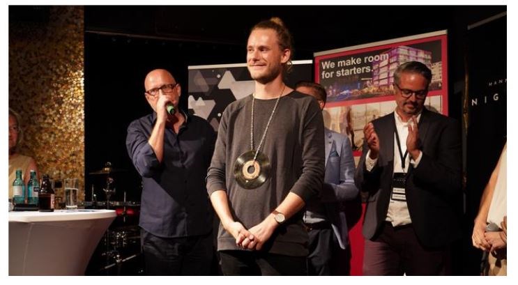 Γνωρίστε τον “πρώτο δήμαρχο της νύχτας” στη Γερμανία – Το “πτυχίο” στα…μπαρ και τα καθήκοντά του