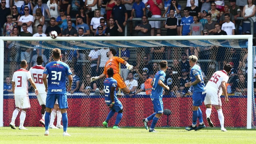 “Παιδική χαρά” η άμυνα του Ολυμπιακού – “Φιλική” τεσσάρα από την Γκενκ – ΒΙΝΤΕΟ