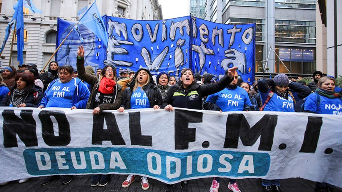 «Έξω το ΔΝΤ» βροντοφώναξαν εκατοντάδες πολίτες στο Μπουένος Άιρες