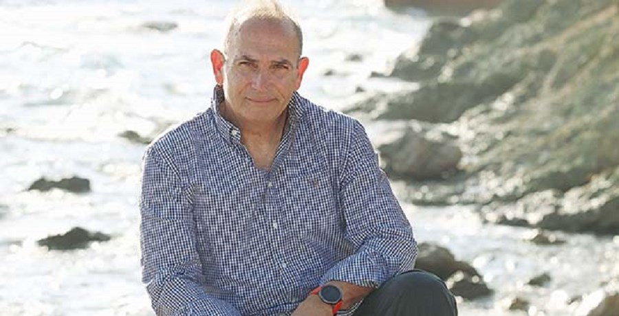 Βασίλης Καΐλας: Τι λέει για την ταμπέλα που τον «στιγμάτισε», τη Βουγιουκλάκη και τη Λαμπέτη