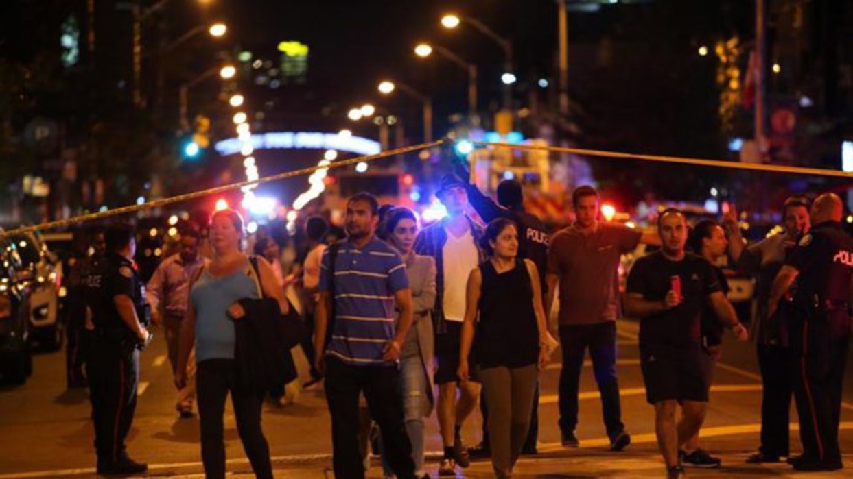 Τρόμος στον Καναδά – Ένοπλος άνοιξε πυρ σε πολίτες στην ελληνική συνοικία της πόλης – ΤΩΡΑ