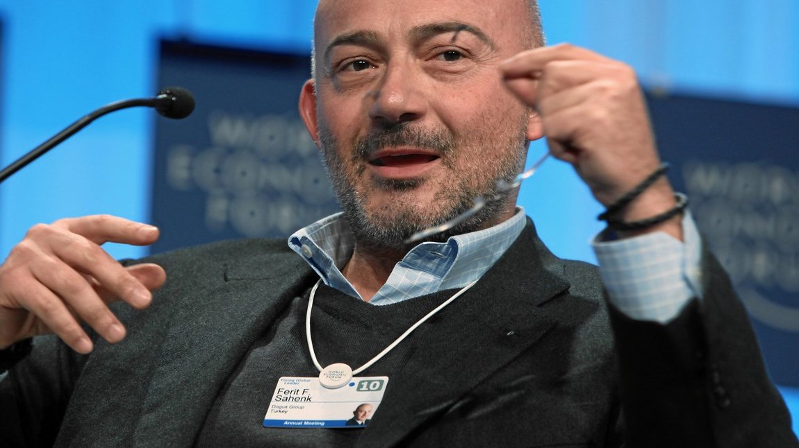 «Μένουμε Ελλάδα και συνεχίζουμε τις επενδύσεις»