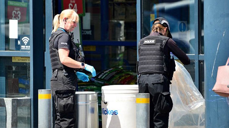Τρεις συλλήψεις στη Βρετανία για την επίθεση με οξύ σε 3χρονο παιδί