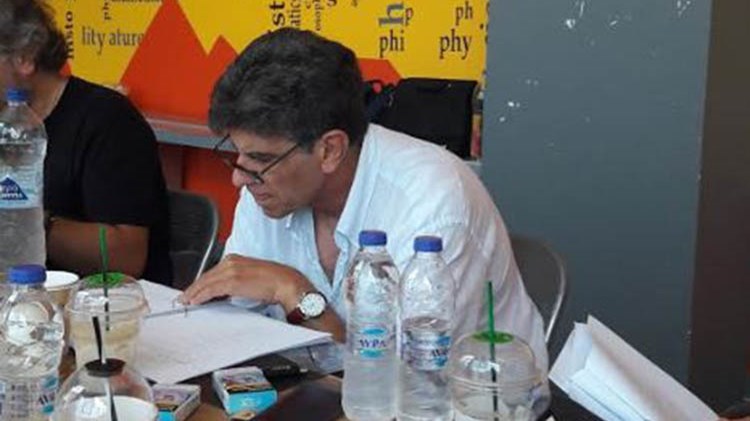 «Πέτα τη φριτέζα» – Το enikos.gr μπήκε στην πρώτη ανάγνωση